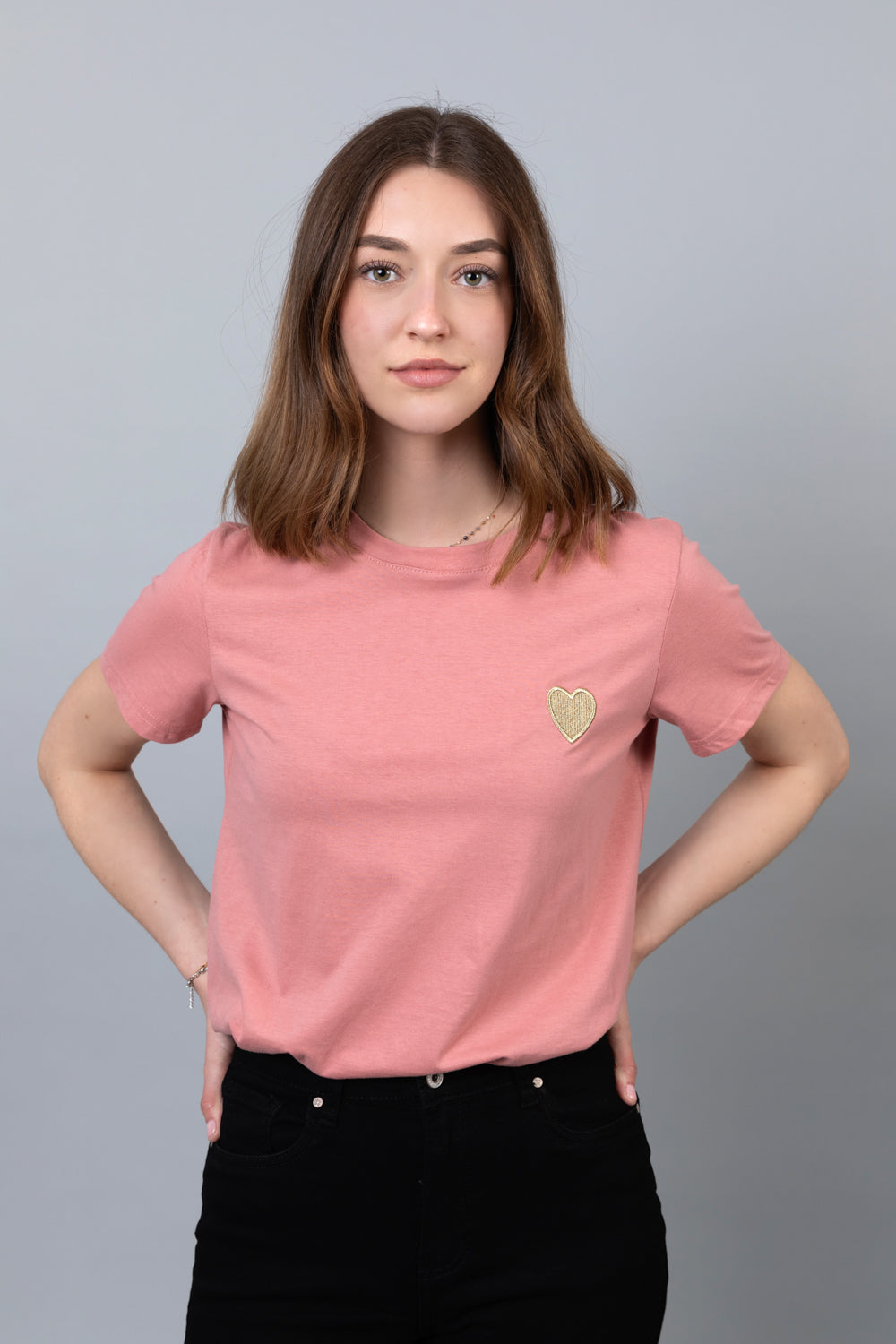 Camiseta de corazón dorado