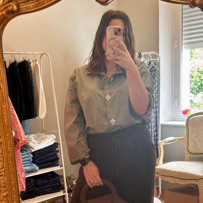 Chemise kaki boutons bijoux