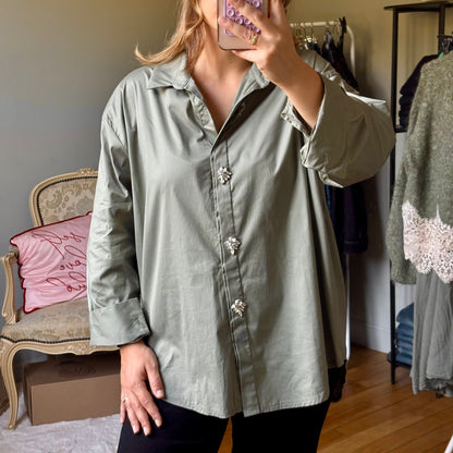 Chemise kaki boutons bijoux