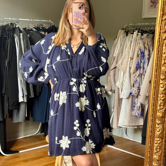 Robe en gaze de coton coloris bleu marine