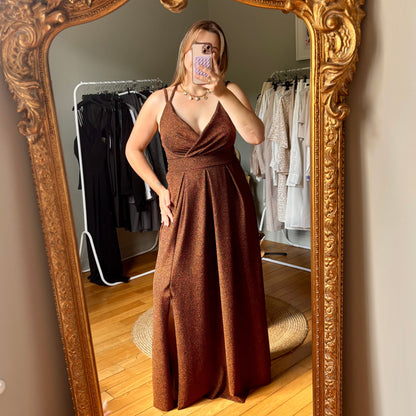 Robe longue marron pailletée