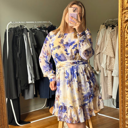 Robe fluide à imprimé floral bleu et beige