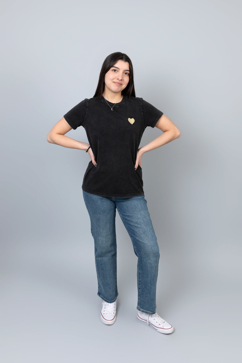 Camiseta de corazón dorado