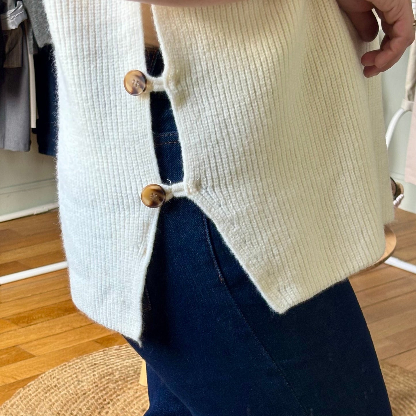 Pull sans manches écru