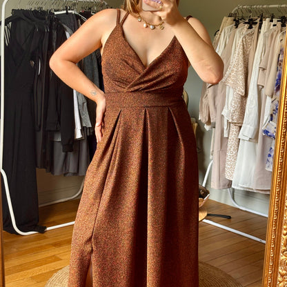 Robe longue marron pailletée