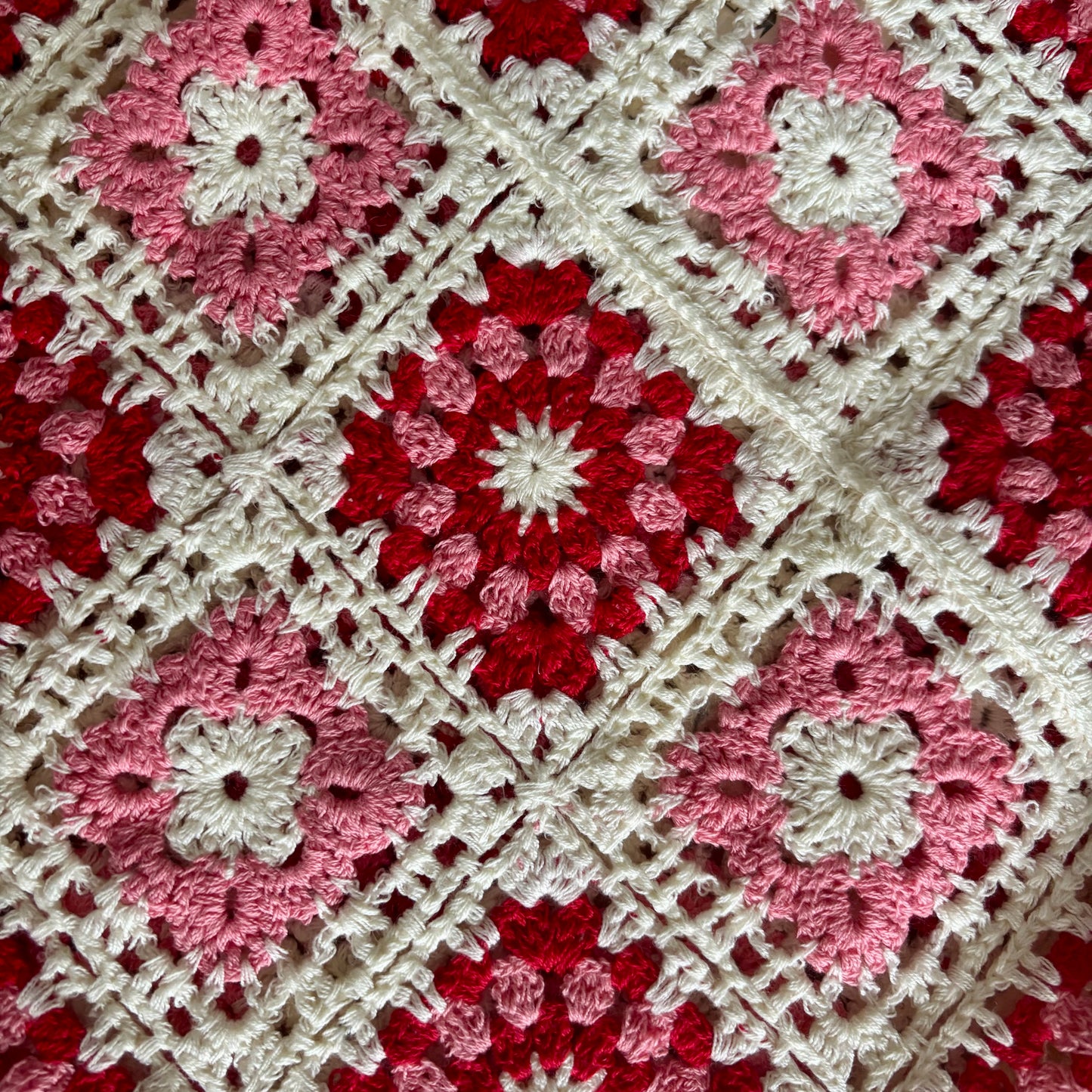 Ensemble crochet rose et rouge