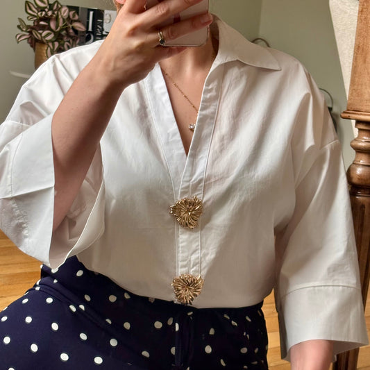 Chemise boutons bijoux fleurs dorées